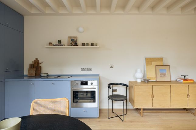 Flat B, 73, Princess May Road, London photo 4