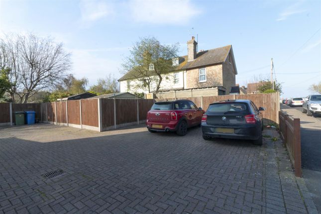 Property for sale in Barnfield Road, Faversham