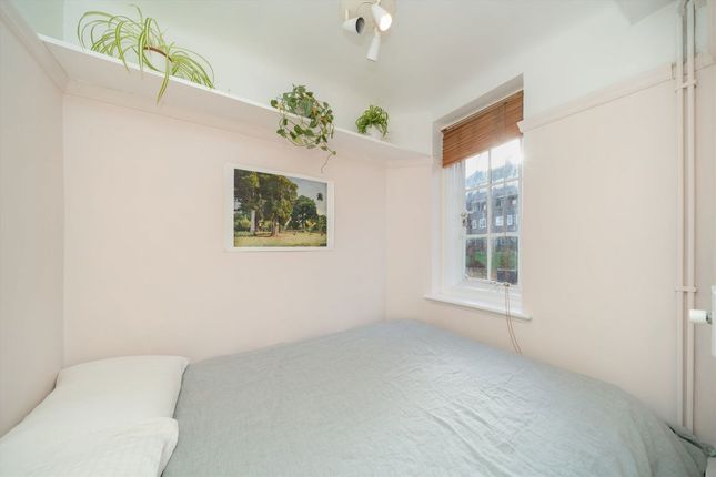 Flat 23, Hillsborough Court, Mortimer Crescent, London photo 4