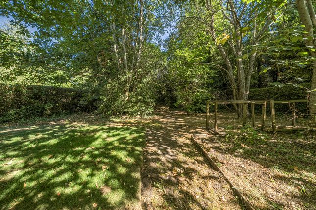 31, Westlecot Road, Swindon photo 3