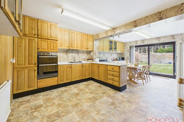 30 Vicarage Fields, Wrexham photo 3