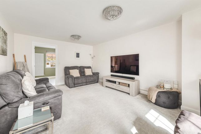 47, Tutbury Avenue, Derby photo 3