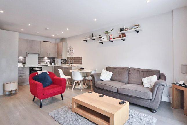 Flat 8 Coleman Court, Coombe Road, New Malden photo 2