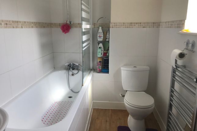 Flat for sale in Hastings Street, Luton, Bedfordshire