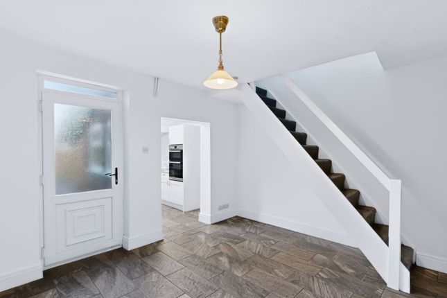 73 Park Road, Bolton photo 4