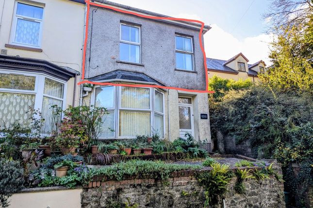 1-bed flat on Ael y Bryn, Carmarthen, £600/mo