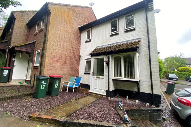 Thumbnail Property for sale in Gorse Close, Crawley