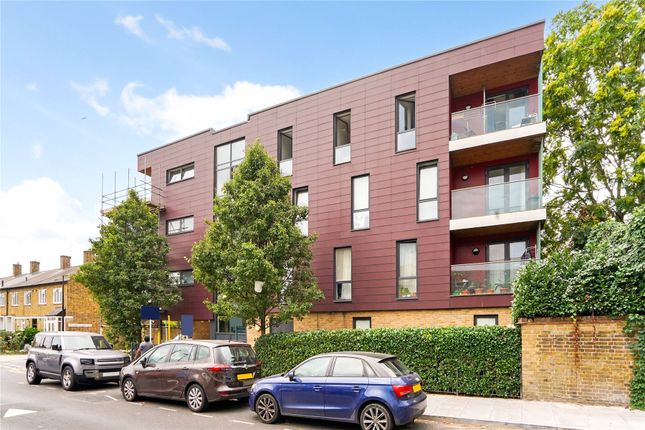 Flat for sale in Annabel Close, London