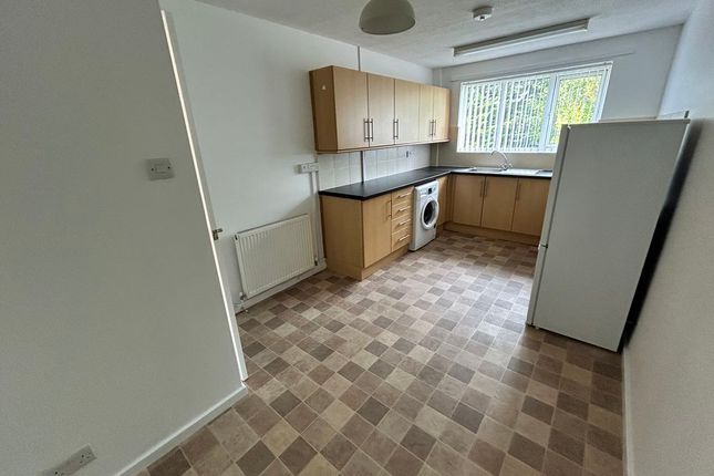 84, Bryn Cadno, Colwyn Bay photo 3