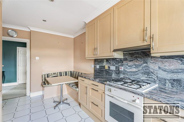 Flat 16, Greenleaf Court, 17, Oakleigh Park North, London photo 4