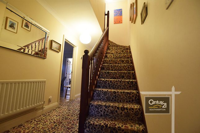 47, Roselands Gardens, SOUTHAMPTON photo 2