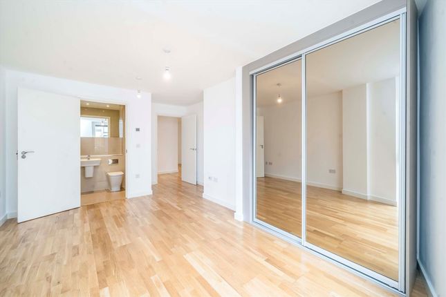 Apartment 36, Myrtle Court, Baltic Avenue, Brentford photo 4