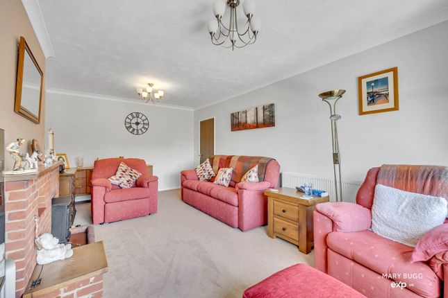 37, Chaplin Close, Chelmsford photo 3