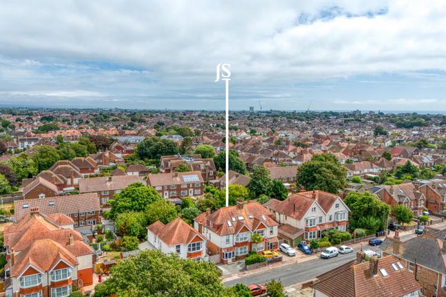 60, Woodlea Road, Worthing photo 3