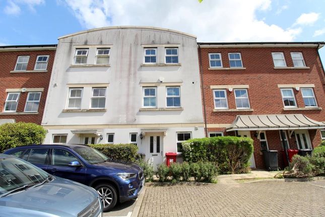 Thumbnail Town house for sale in Tobermory Close, Langley, Slough