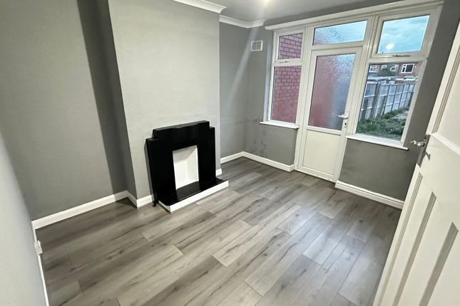 Thumbnail Property to rent in Cheveral Avenue, Coventry