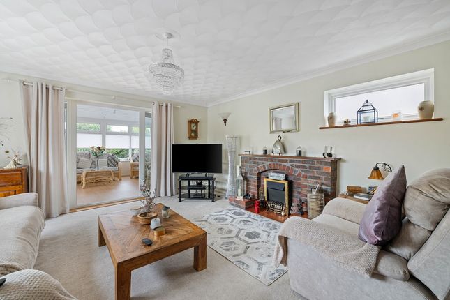 86, Nyetimber Lane, Rose Green, Bognor Regis, West Sussex photo 4