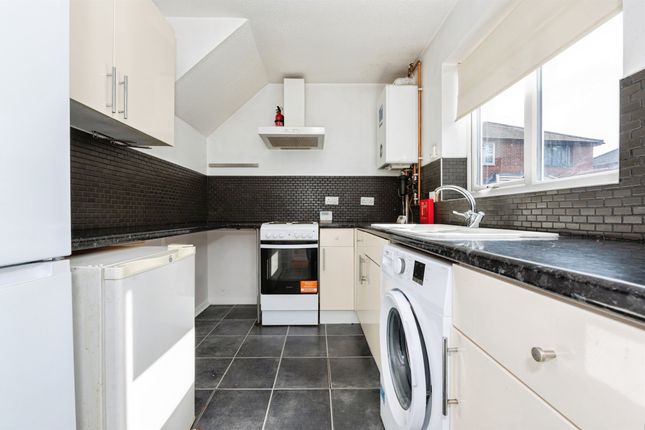 13, St. Marys Close, Grays photo 3