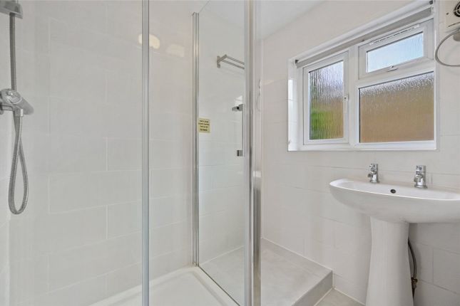 Flat to rent in Percy Road, London