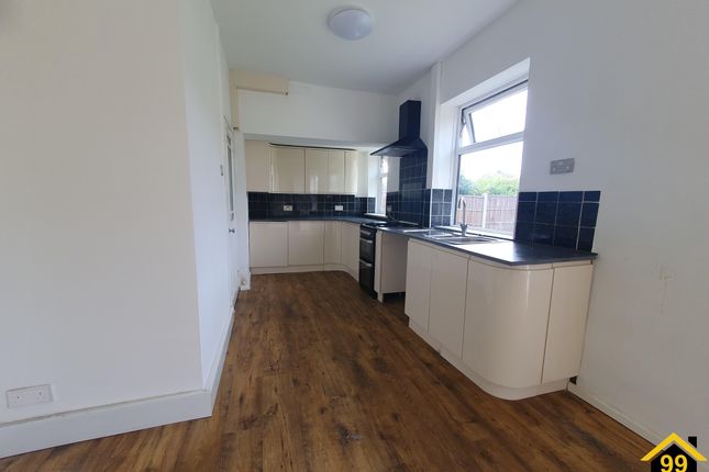 24, Milton Cresent, Bolton photo 3