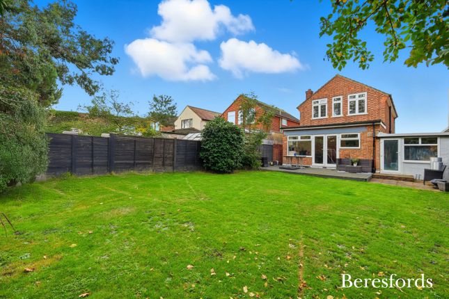 22, Lime Avenue, Upminster photo 3