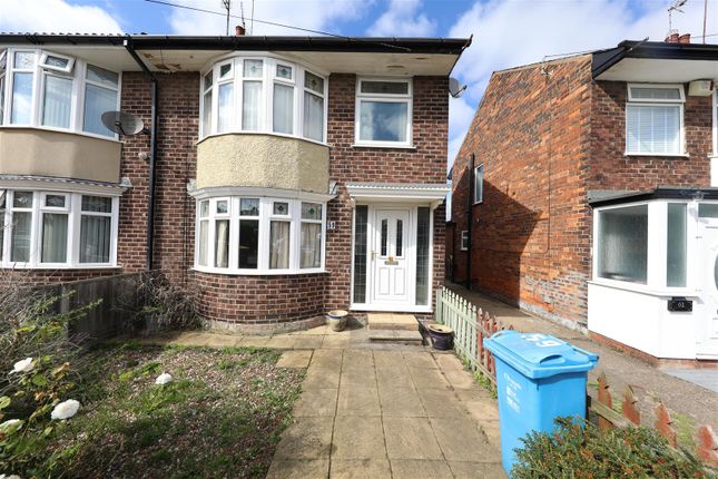 Thumbnail Semi-detached house to rent in Strathmore Avenue, Hull