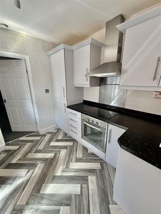 2, Derwent Terrace, Washington photo 3