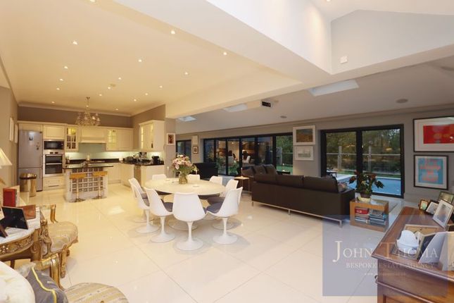 6, Regents Drive, Woodford Green photo 3