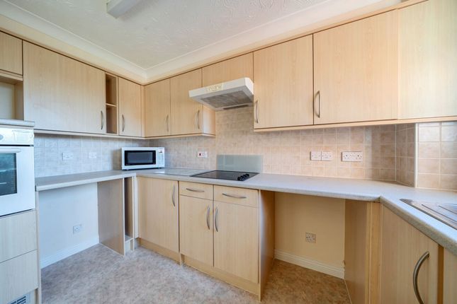 35 Byron Court Stockbridge Road, Chichester photo 4