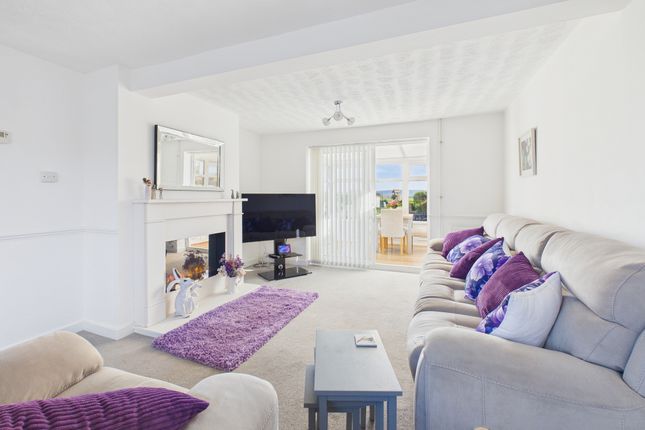 26 Chiltern Avenue, Aylesbury photo 4