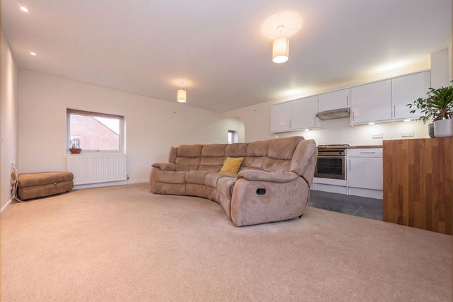 6, Blenheim Way, Kettering photo 3