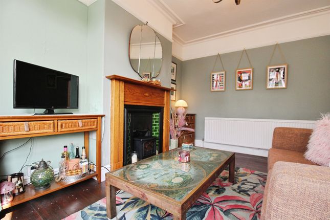 2, Pwllmawr Avenue, Cardiff photo 4