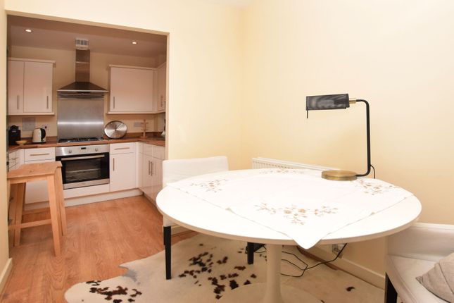 Oliver Court, WD25, Watford photo 4