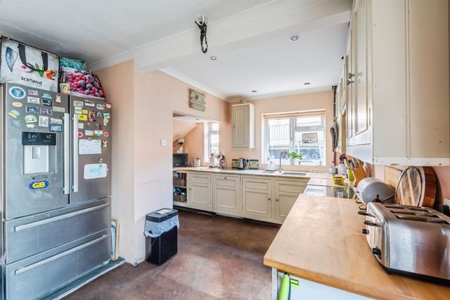4, Pelham Close, Pevensey photo 3