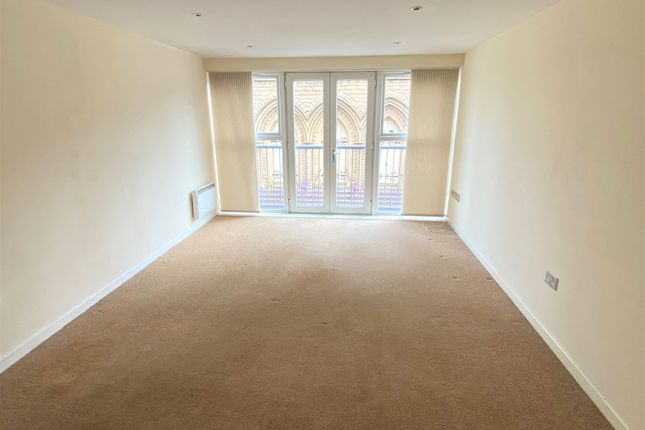 32 Grimshaw Place, Preston photo 2