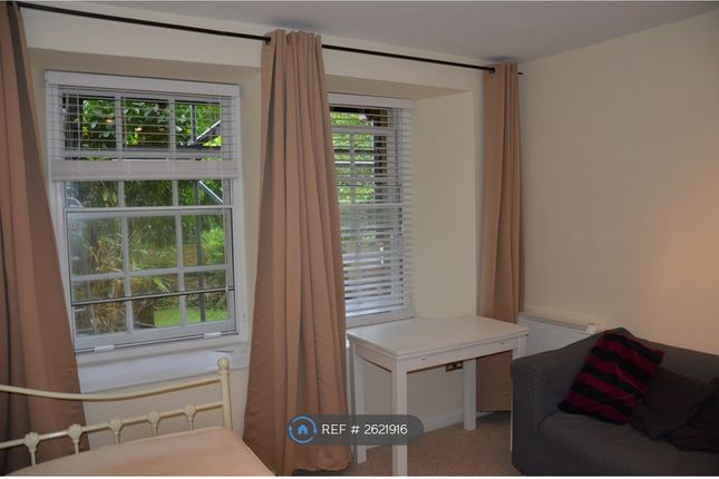 Studio Room