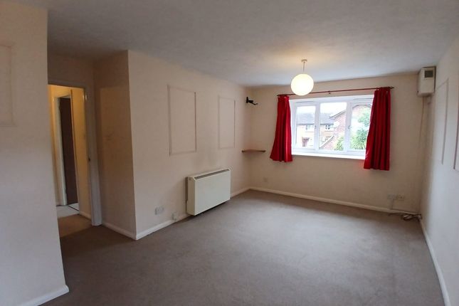 171, Wordsworth Mead, Redhill photo 4