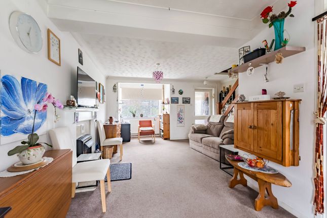 93 Catchpole Close, Lowestoft photo 4
