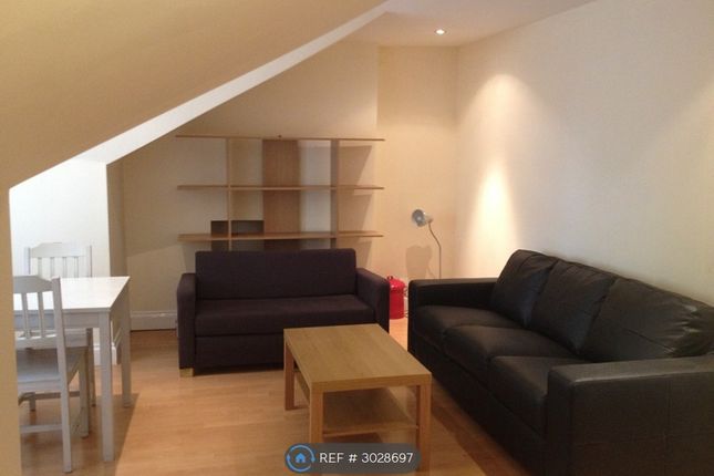 Flat, Mount Nod Road, London photo 2