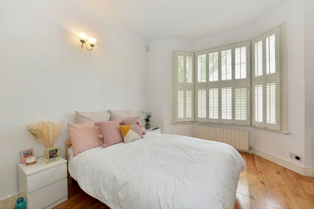 Room to rent in Kimbell Gardens, Parsons Green