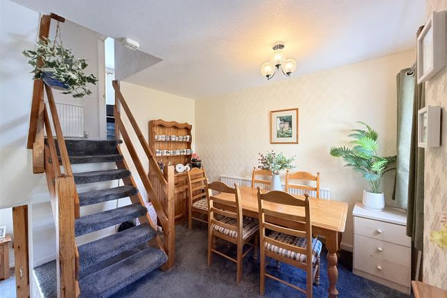8, Sandbed Lane, Ashton-Under-Lyne photo 3