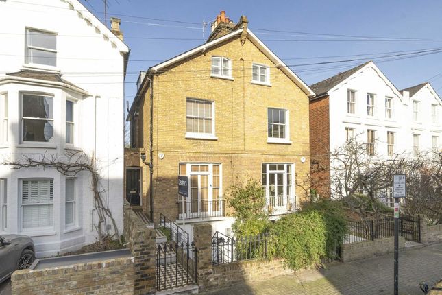 Property for sale in Elsynge Road, London