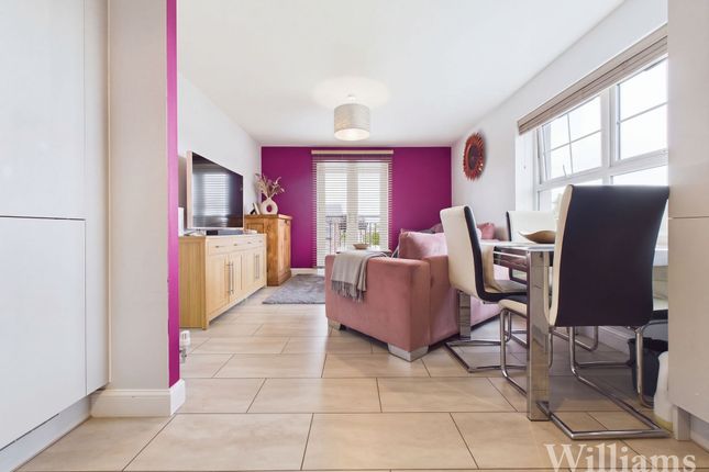 177 Kingsbrook Basin, Aylesbury photo 3