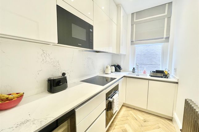 Flat to rent in Westminster Palace Gardens, Artillery Row, London