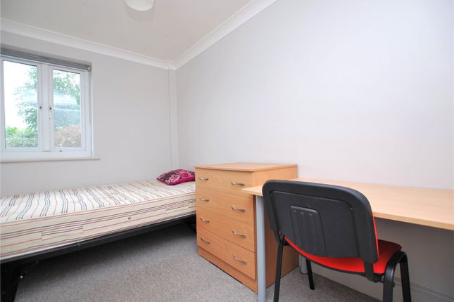 Terraced house to rent in Broomfield, Guildford, Surrey