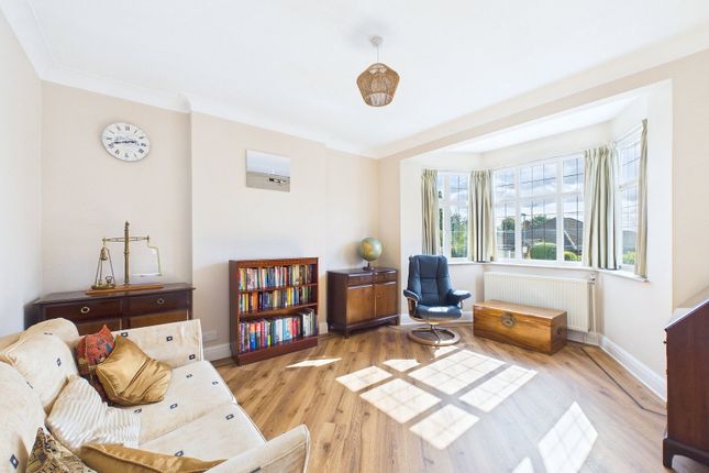 34, Pheasants Way, Rickmansworth photo 4
