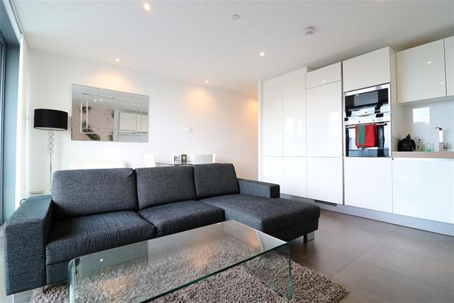 Flat for sale in Book House, City Road, Islington, London