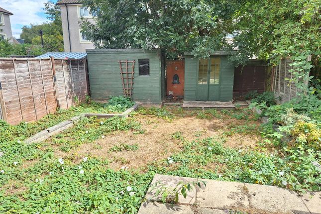 6, Brook Lea, Reading photo 2