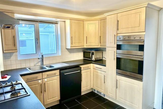 Room 5, 53, New Charlton Way, Bristol photo 3