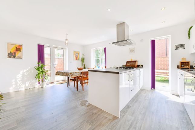 14, Merlin Crescent, Charfield photo 3
